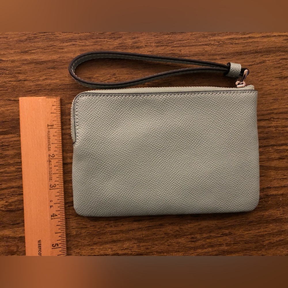 Coach Wristlet / Credit Card bag - Picture 2 of 2